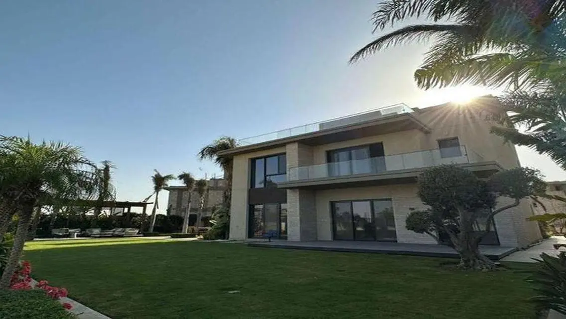 Finished villa in The Estates next to Beverly Hils