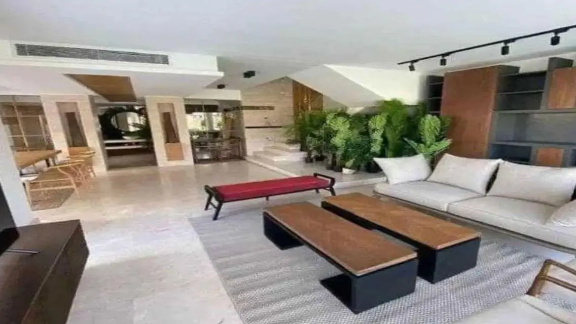Finished villa in The Estates next to Beverly Hils
