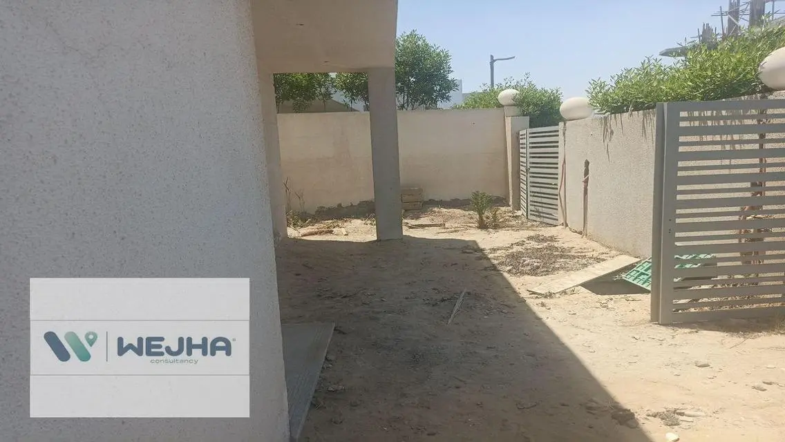 فاميلى هاوس فيو جاردن و بحرى صريح بمساحات مميزة
