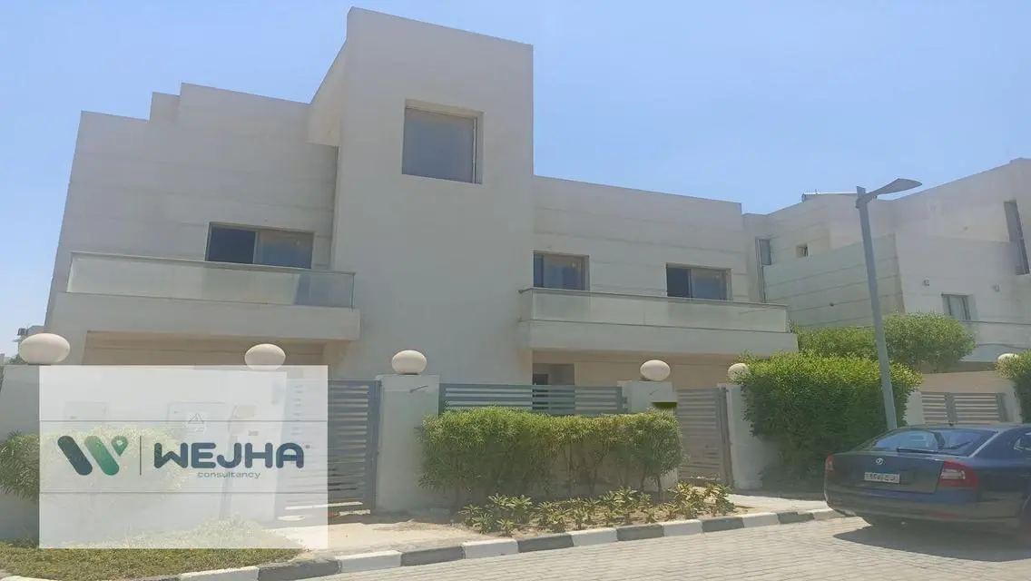 فاميلى هاوس فيو جاردن و بحرى صريح بمساحات مميزة