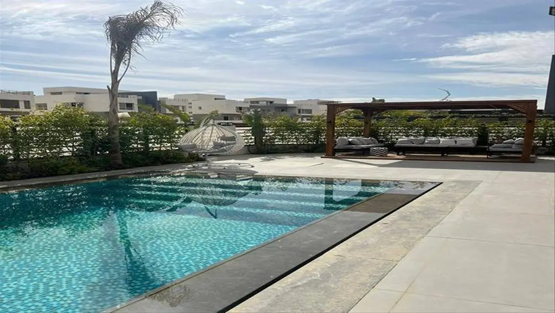 Luxury villa for rent in the middle of the picture