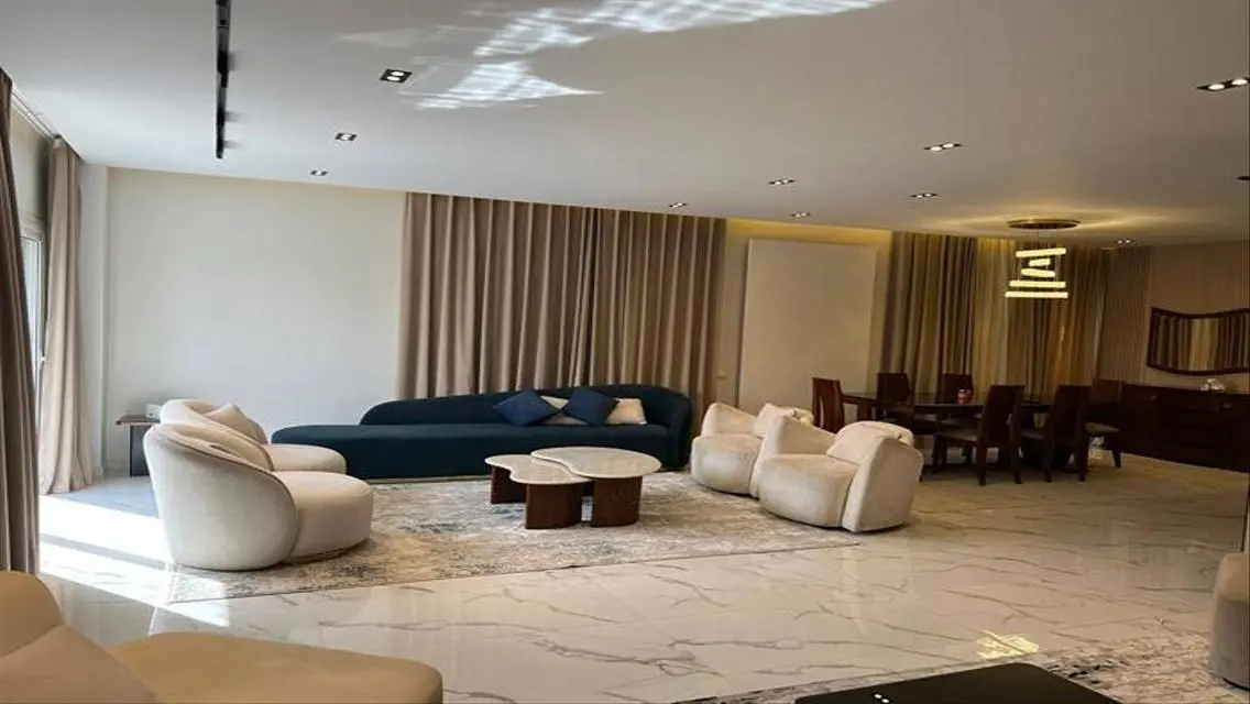 Luxury villa for rent in the middle of the picture