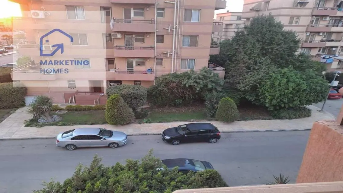 شقة للبيع بالرحاب موقع مميز بالمطبخ والتكيفات