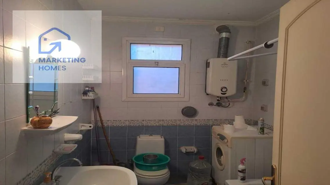 شقة للبيع بالرحاب موقع مميز بالمطبخ والتكيفات
