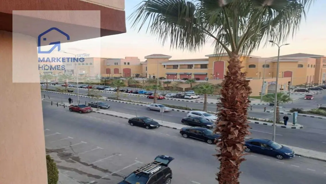 شقة للبيع بالرحاب موقع مميز بالمطبخ والتكيفات