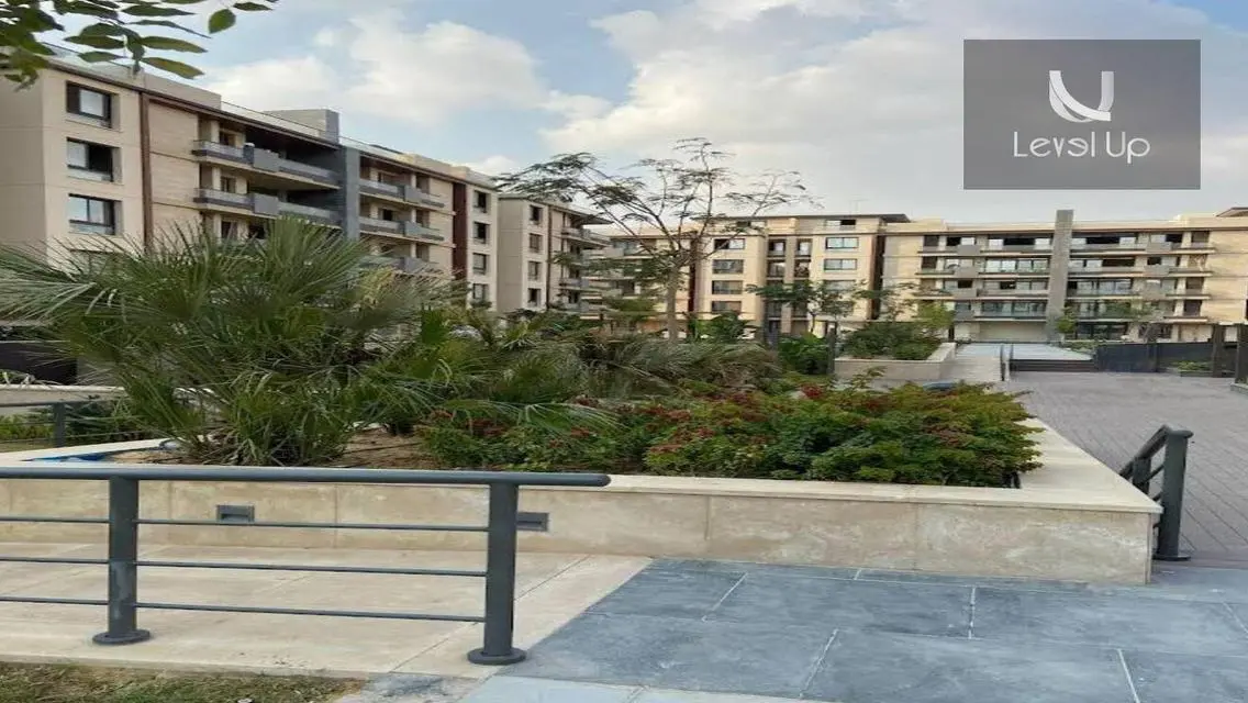 شقة للبيع نص تشطيب بسعر لقطة في ازاد التجمع الخامس