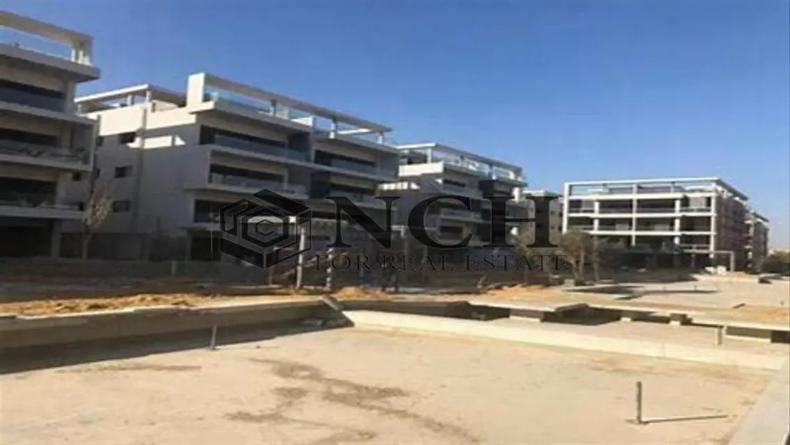 SPECIAL APT 122M WZ GARDEN SALE, PRIME LOCATION .
