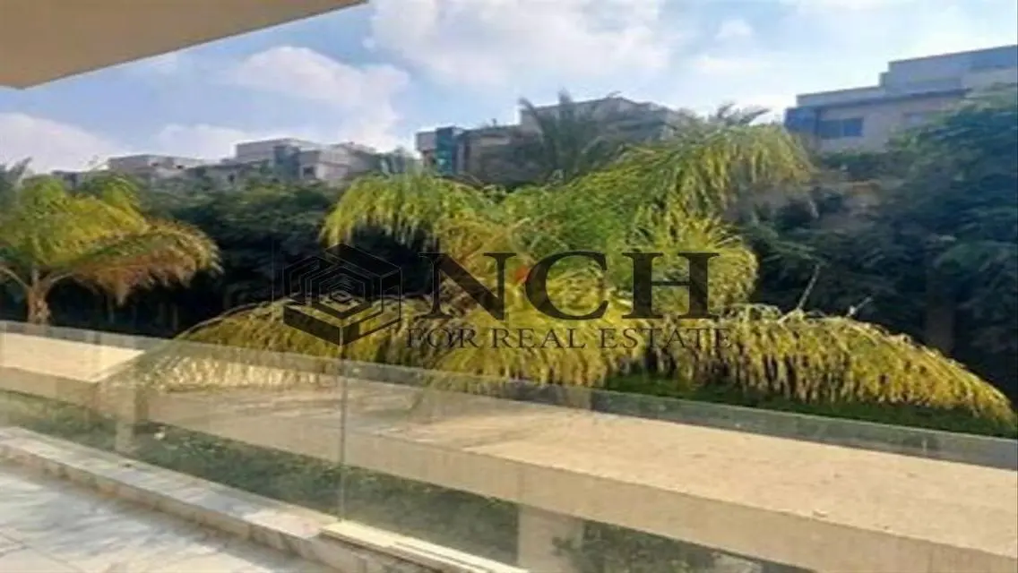 SPECIAL APT 122M WZ GARDEN SALE, PRIME LOCATION .