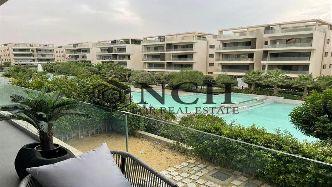 SPECIAL APT 122M WZ GARDEN SALE, PRIME LOCATION .