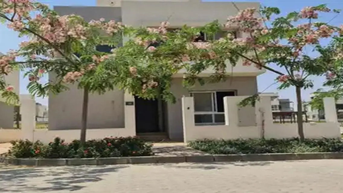 Town House Ready to move Tawny Next to Palm Hills