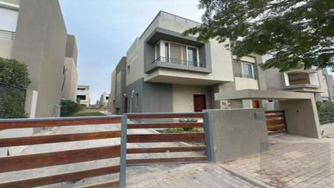 Town House Ready to move Tawny Next to Palm Hills