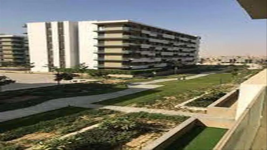 دوبلكس علوي ريسيل بحرى فيو علي لاند سكيب في البروج