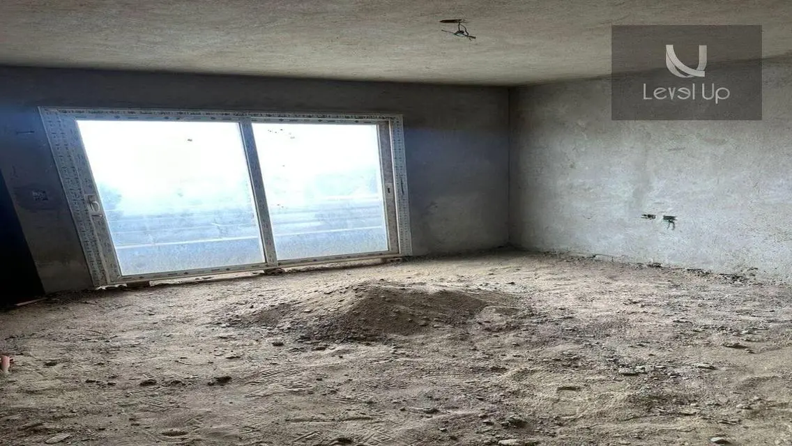 Apartment for sale with a wonderful view in square