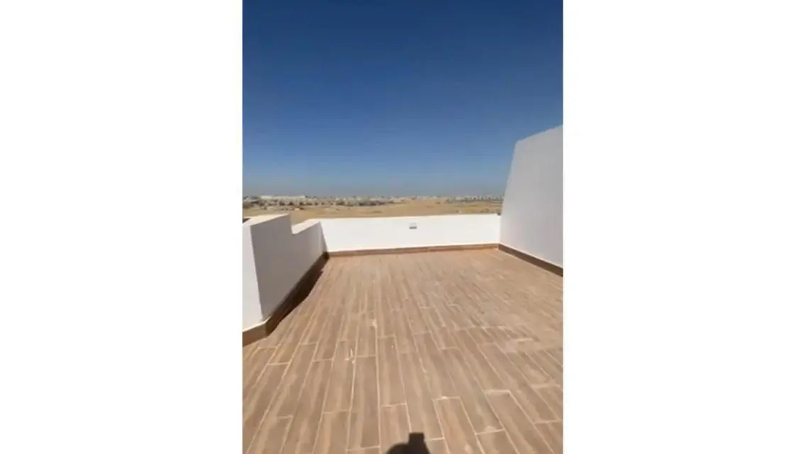 اى فيلا رووف للايجار في ماونتن فيو هايد بارك