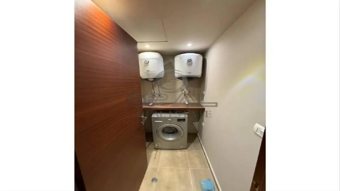 Apartment in Garden Westown (appliances + air cond