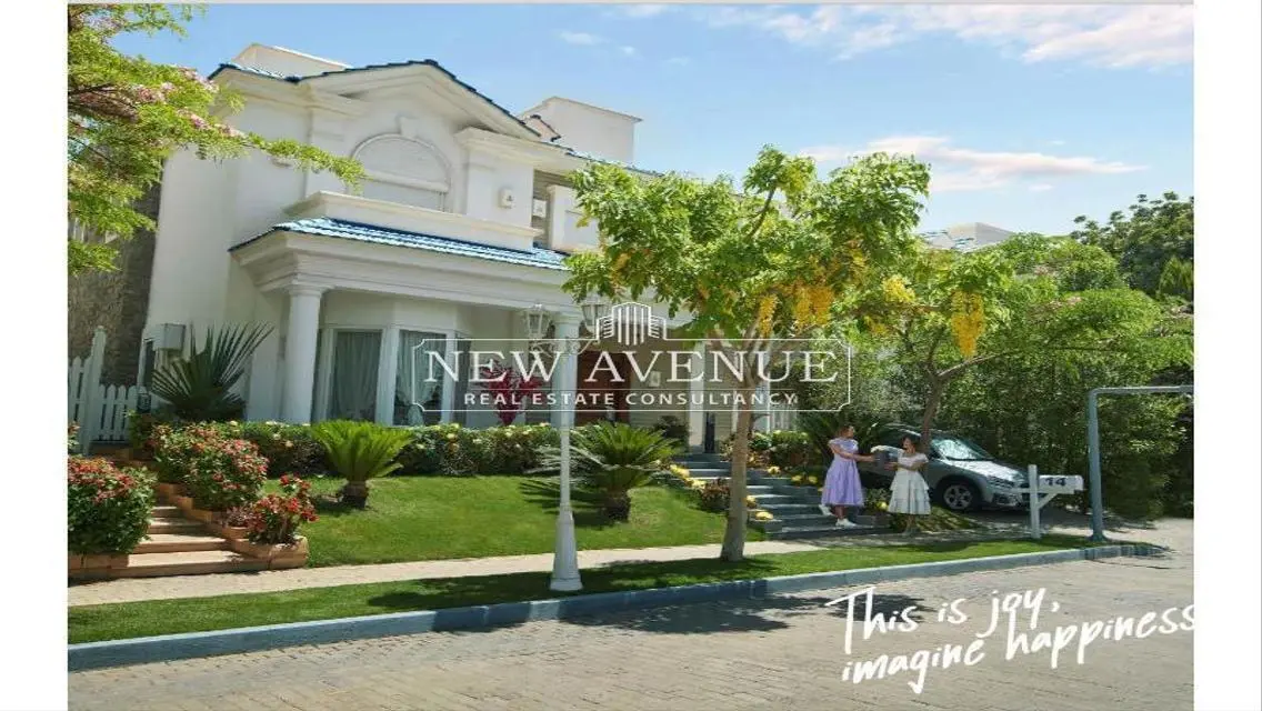 Luxurious House with Garden and Security