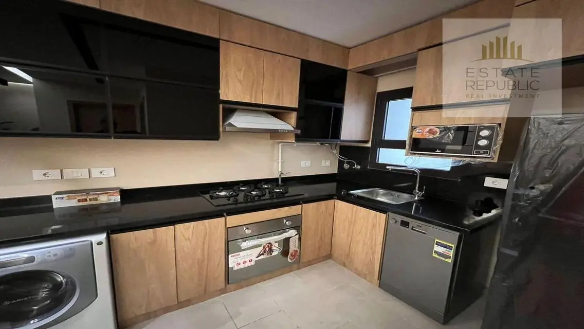 Forrent fully furnished hotel furniture in Eastown