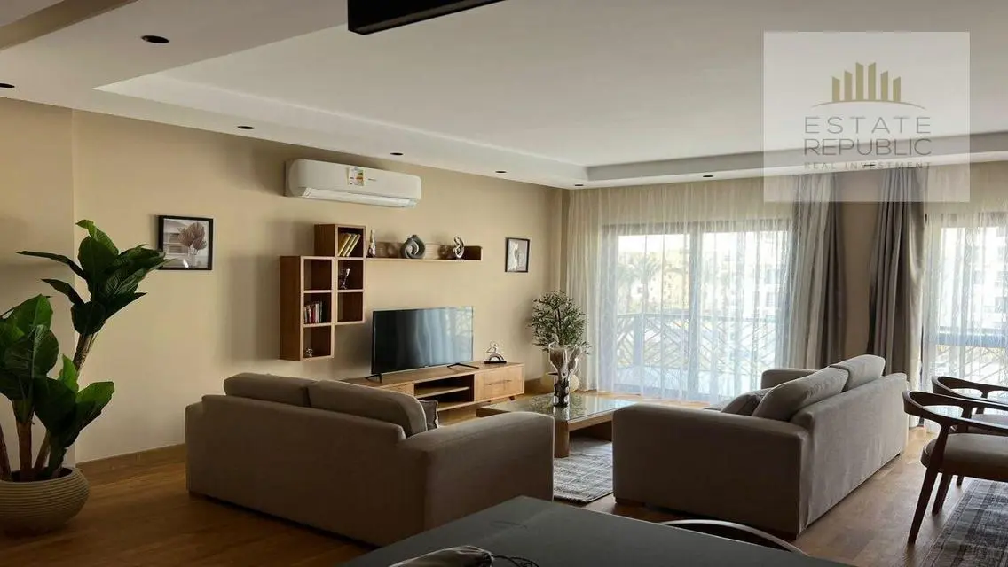 Forrent fully furnished hotel furniture in Eastown