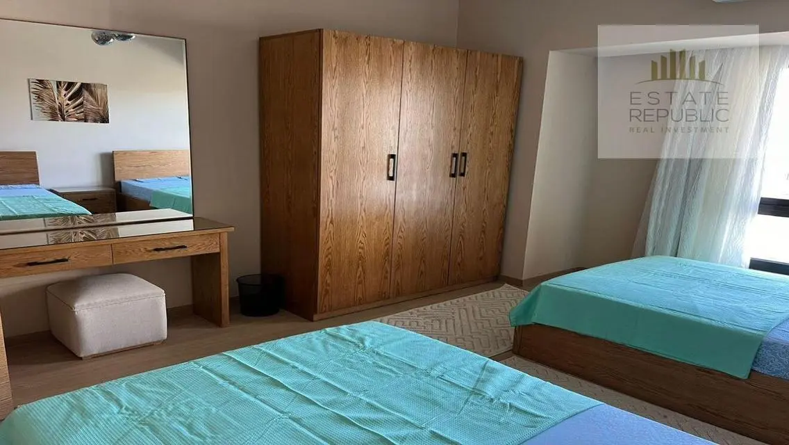 Forrent fully furnished hotel furniture in Eastown