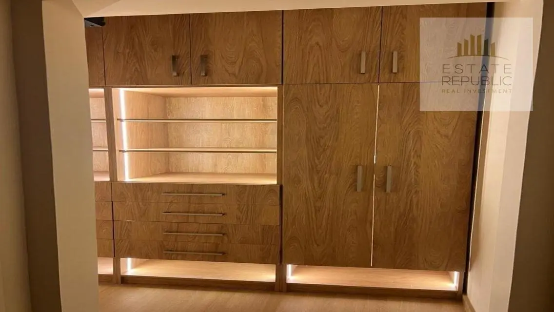 Forrent fully furnished hotel furniture in Eastown