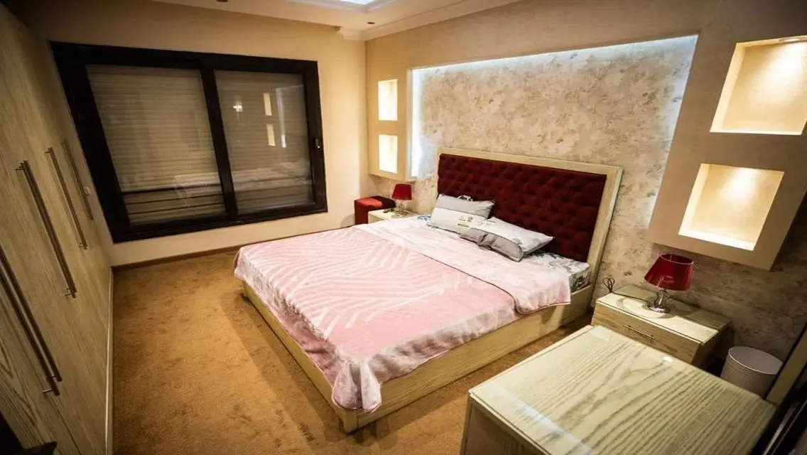 Caza sodic  B H 2bedrooms fully furnished modern