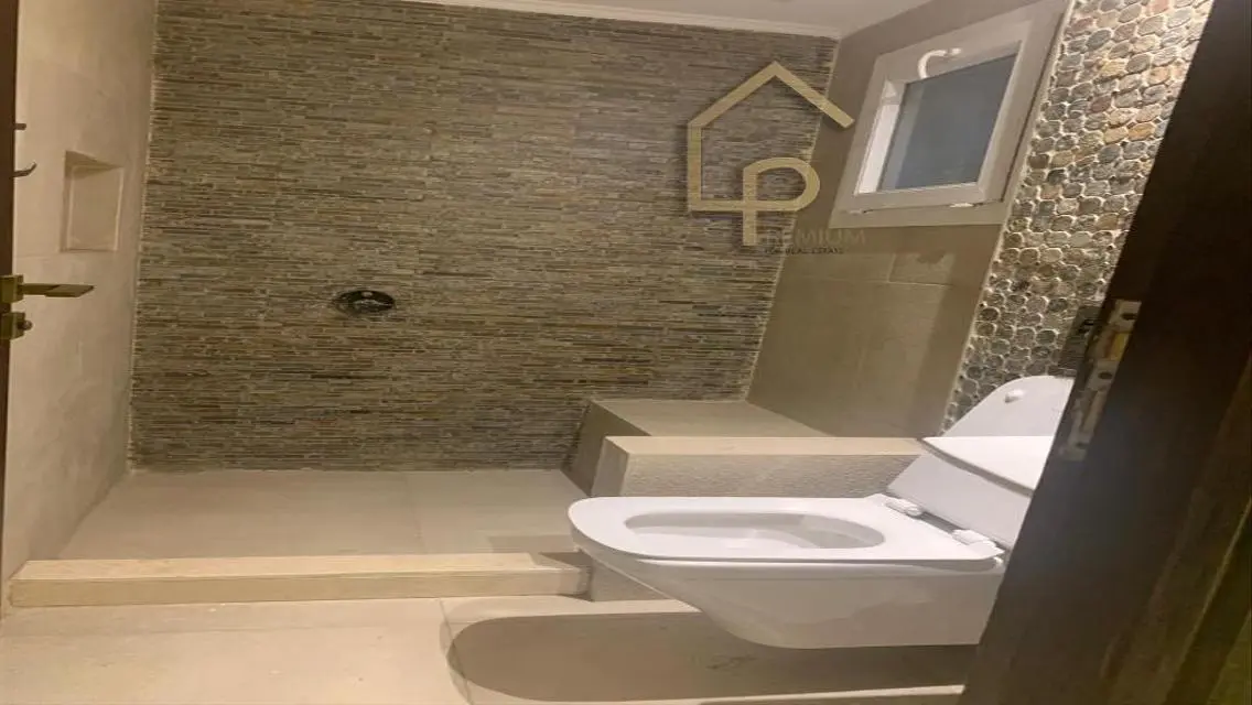 شقة بجاردن للإيجار بالفرش في كمبوند زايد ريجينسي