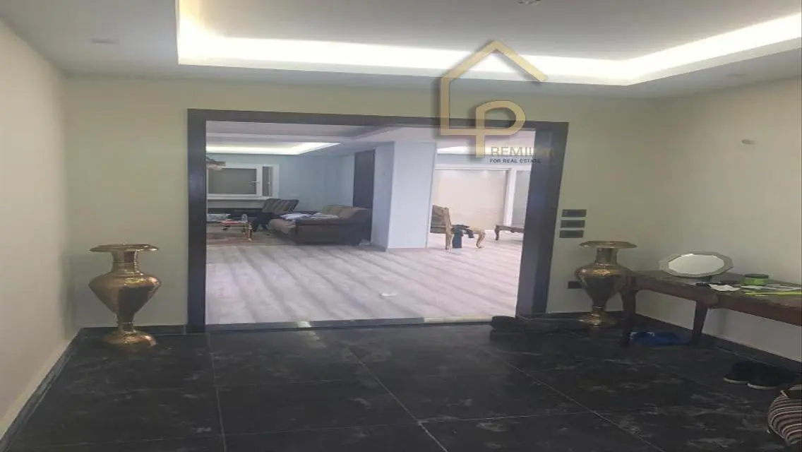 شقة بجاردن للإيجار بالفرش في كمبوند زايد ريجينسي