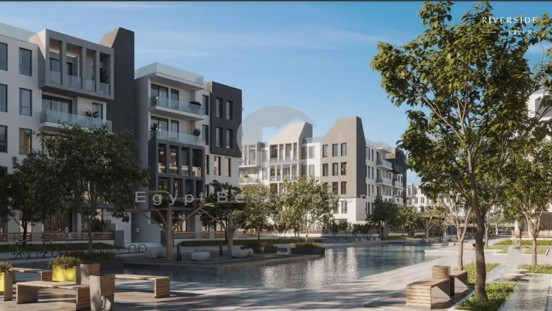 Townhouse For Sale OverLooking Lake Prime Location