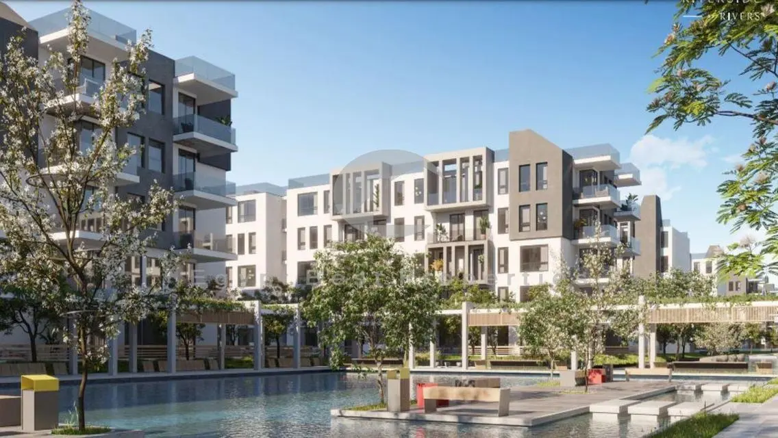 Townhouse For Sale OverLooking Lake Prime Location