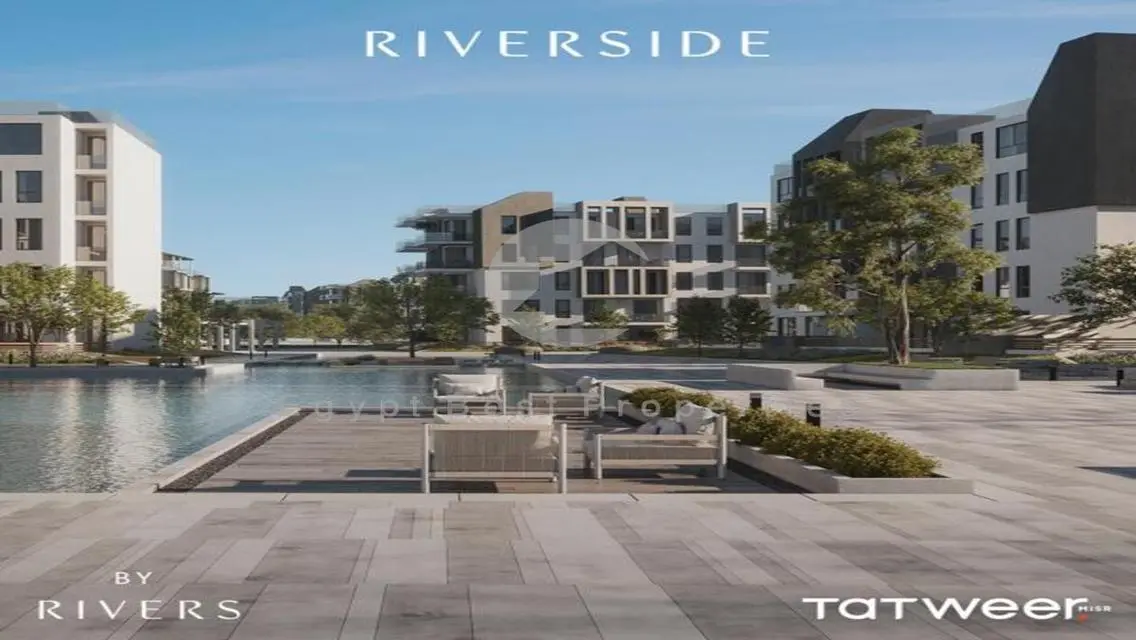 Townhouse For Sale OverLooking Lake Prime Location