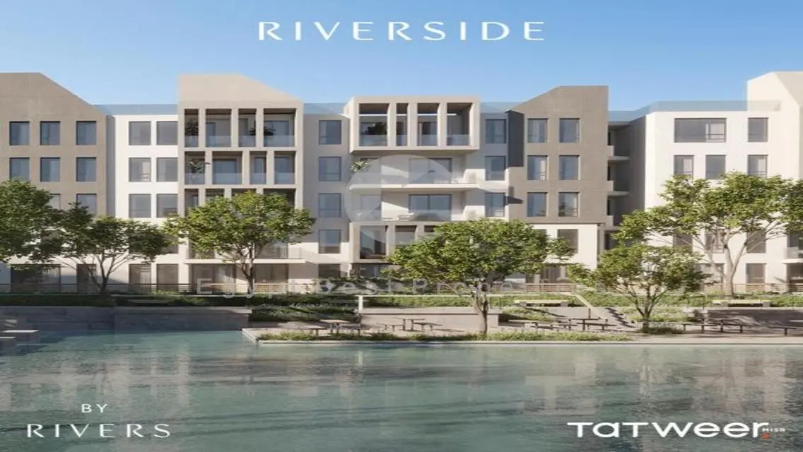 Townhouse For Sale OverLooking Lake Prime Location
