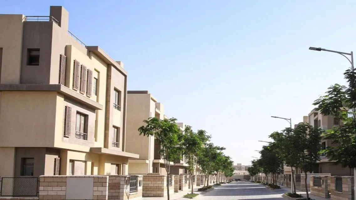 شقة لوفت متشطبة للبيع في بيراميدز هايتس و بالتقسيط