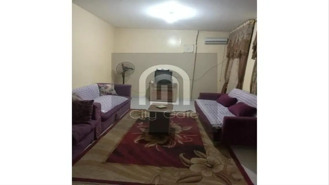 شقة رائعة بمساحة واسعة للبيع