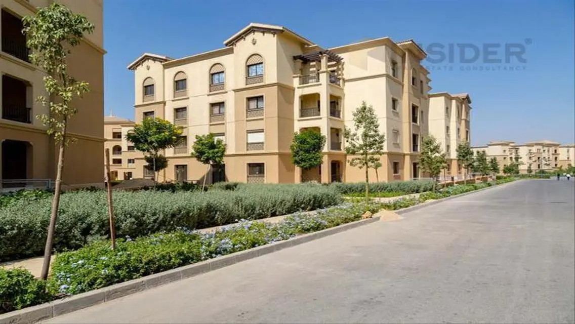 Luxurious Apartment with Private Garden and Spacious Area