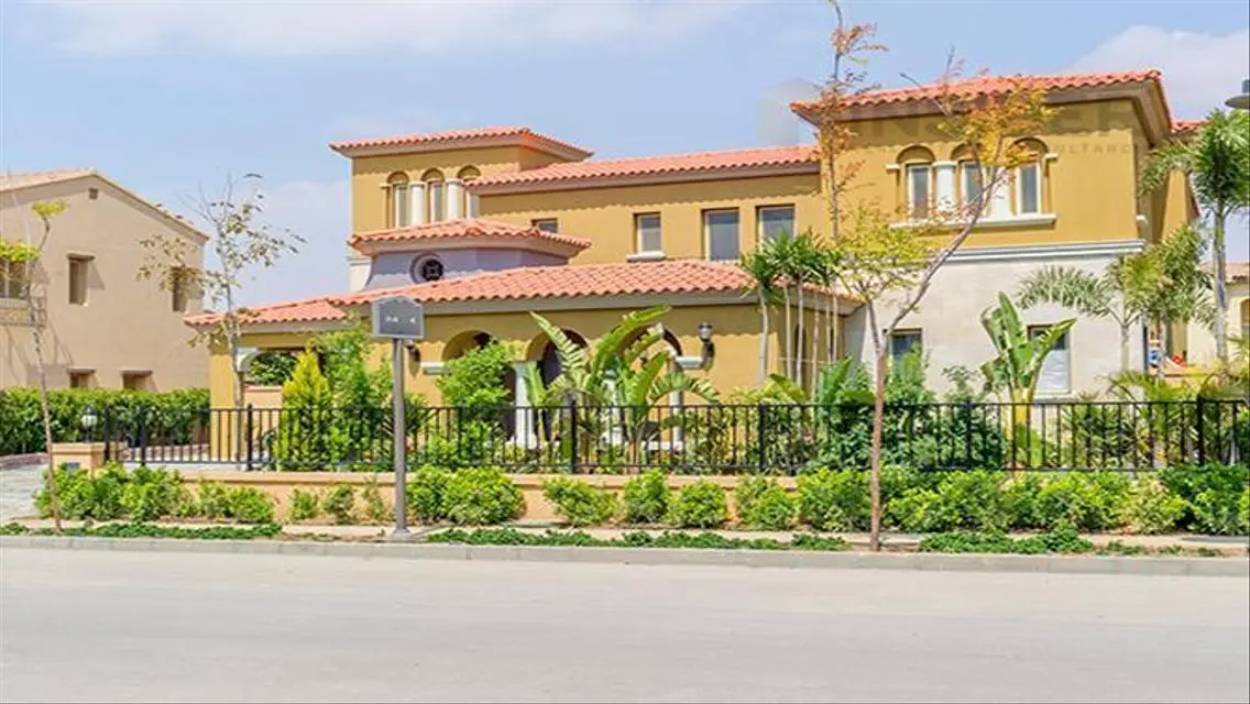 Luxurious Apartment with Private Garden and Spacious Area