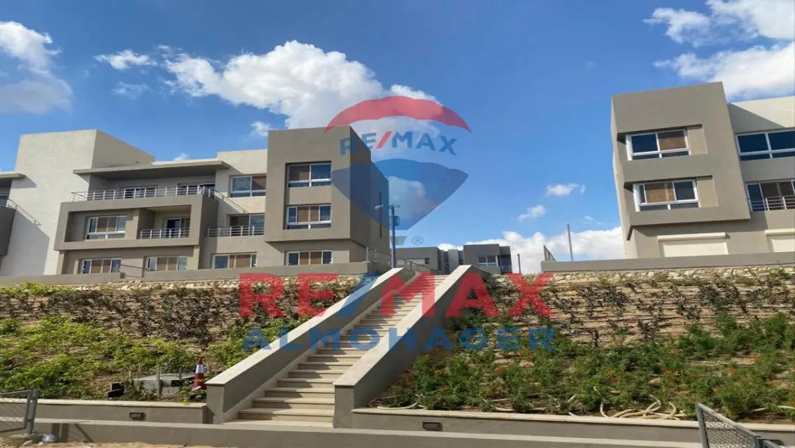 Luxurious Villa for Sale with Ideal Space
