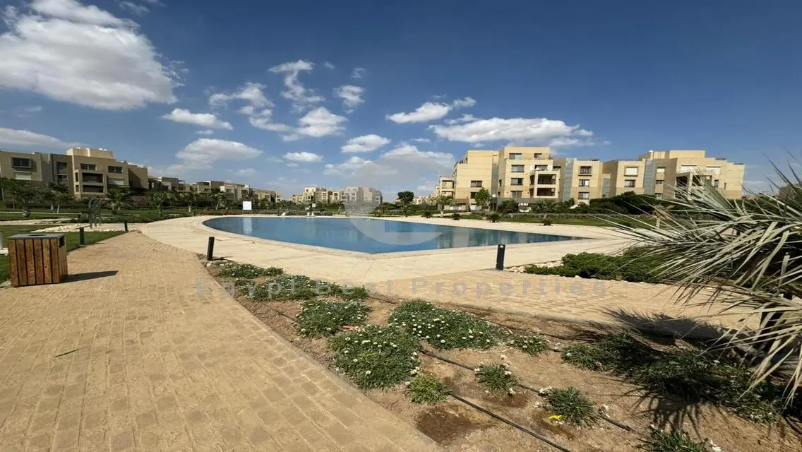 شقة فاخرة متشطبة للبيع في بالم باركس  لوكيشن مميز
