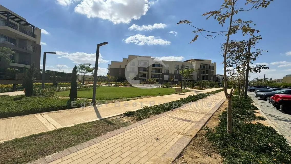 Apartment For Sale In Palm Parks With Garden