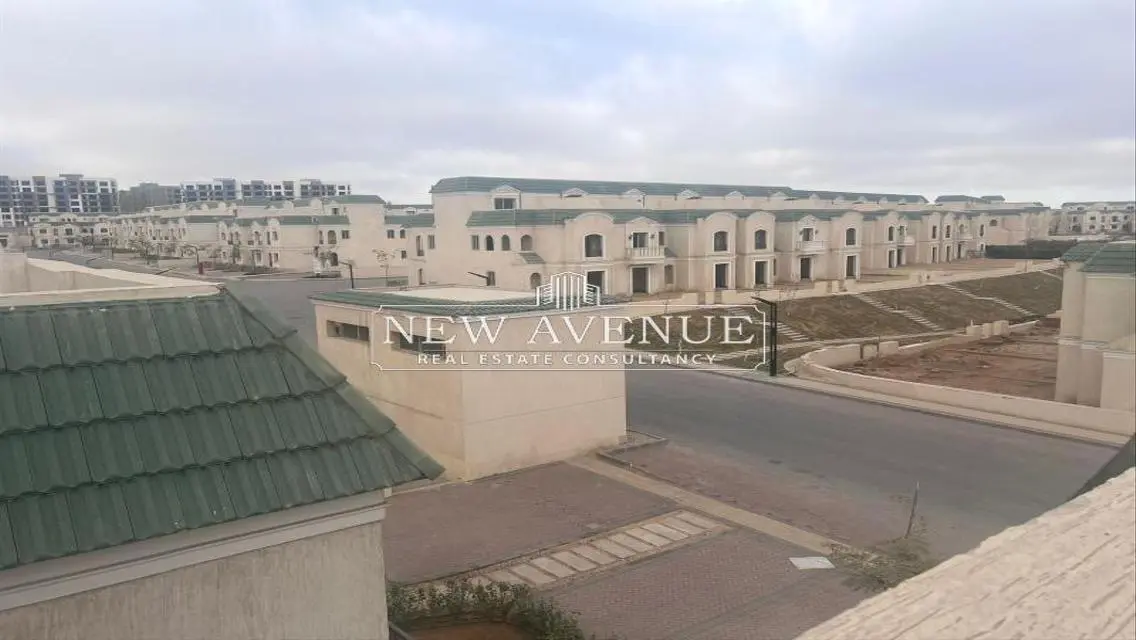 Townhouse middle Prime location in Lavenir