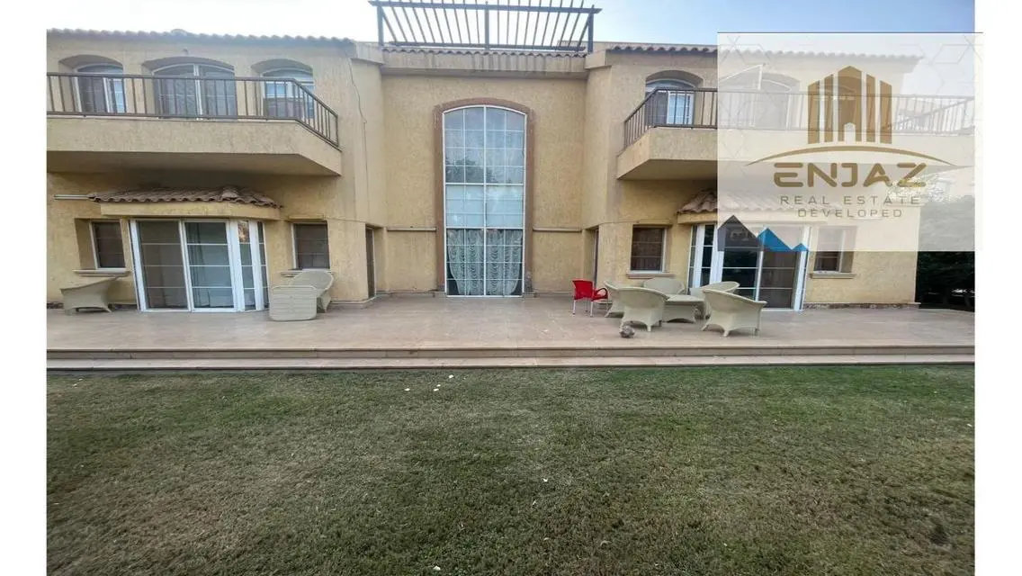 Palace for Sale in Madinaty, Directly on the Golf,