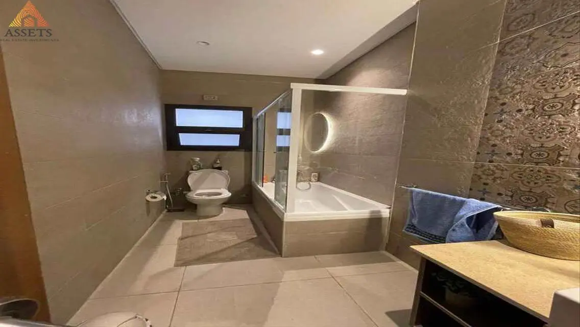 Luxury Villa for Sale with Amenities in the Heart of the City