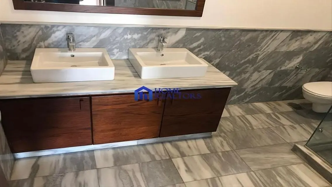 Modern Furnished Apartment For Rent In West Golf