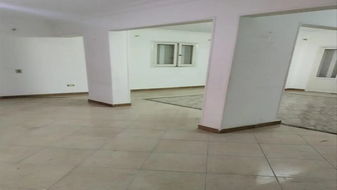شقة للايجار مكن الثورة سكني او ادارى
