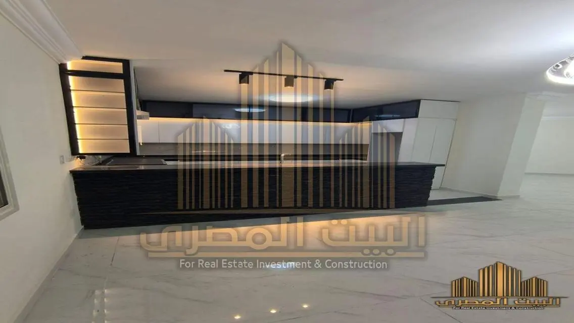 للايجار القانون شقه 200 م ارضي بحديقه في اللوتس