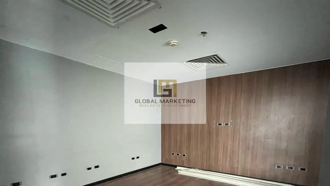 Finished Office 340m For Rent in South Teseen