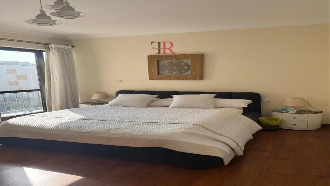 Apartment With Modern Furniture At Eastown