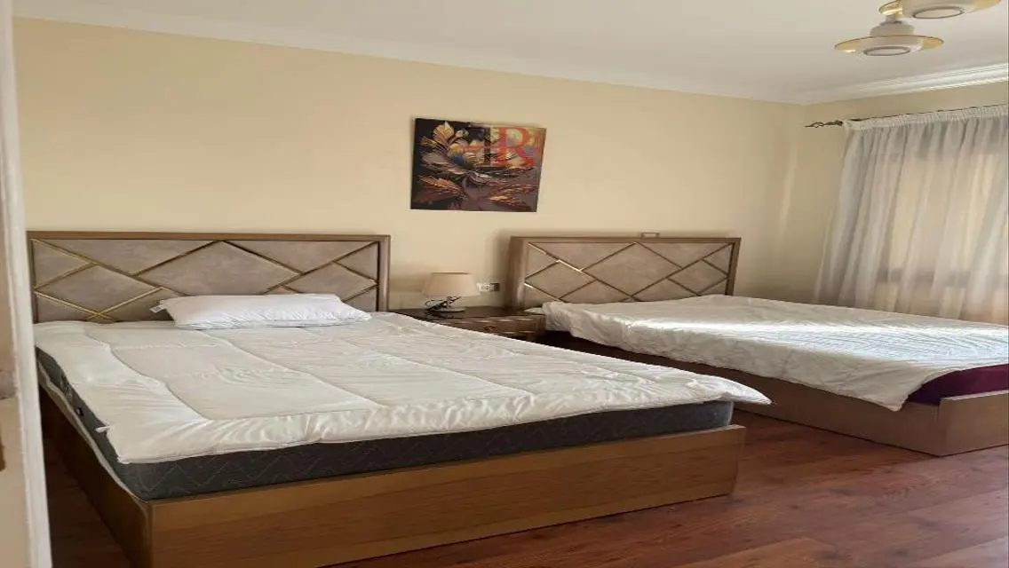 Apartment With Modern Furniture At Eastown
