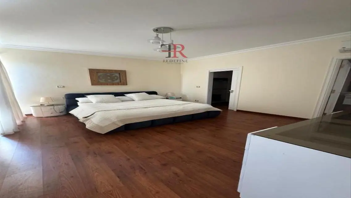 Apartment With Modern Furniture At Eastown