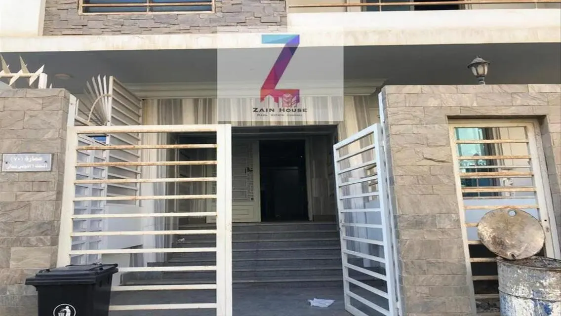 Distinctive duplex with panoramic view, second num