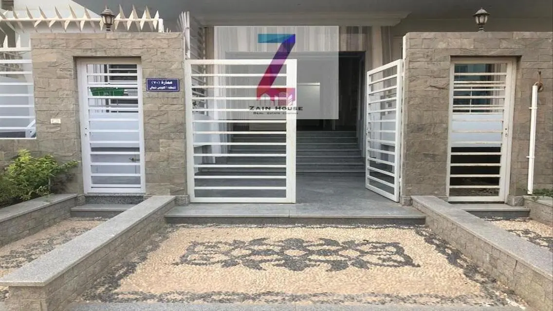Distinctive duplex with panoramic view, second num